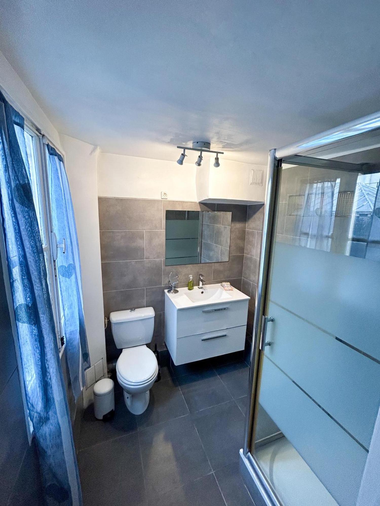 Spacious In Montparnasse Appartement Parijs